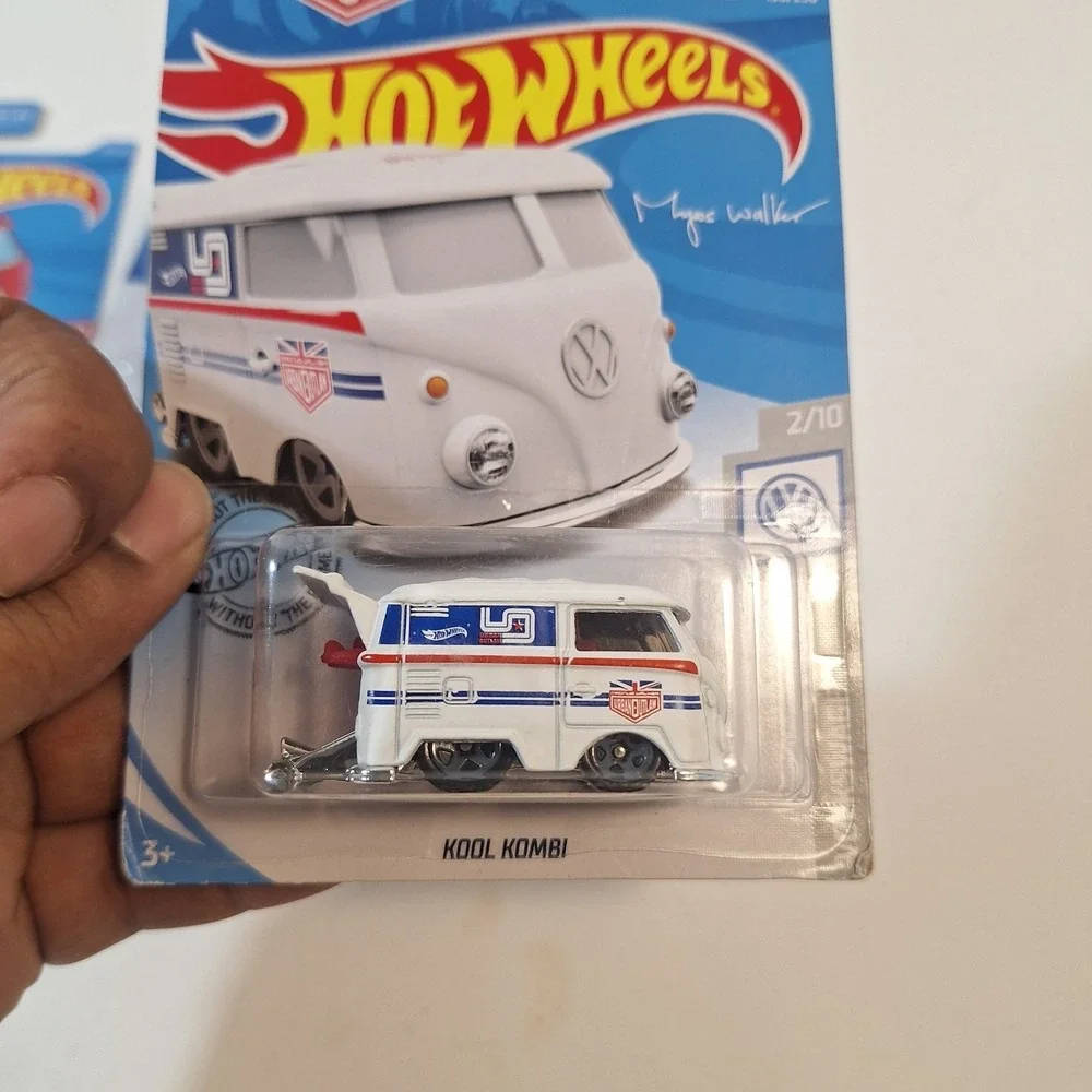 Hot Wheels Kool Kombi Target Red Edition/‎ Magnus Walker/ Moon Eyes